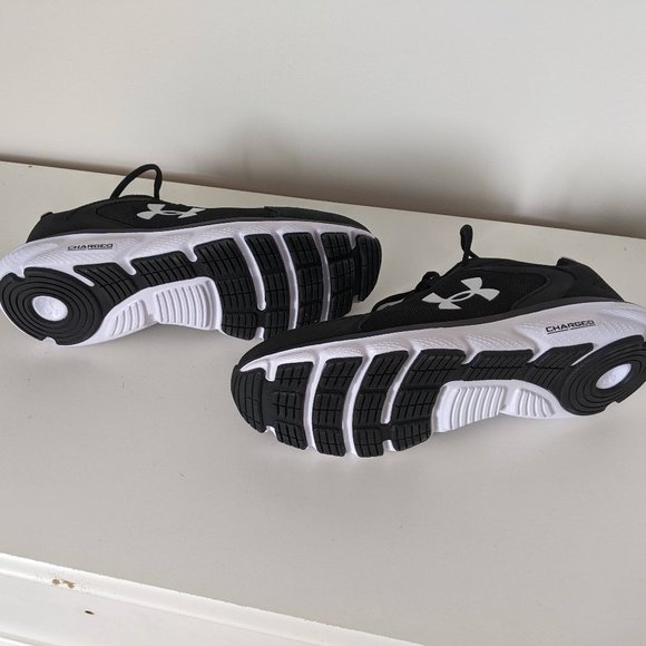 Charged Assert Running Shoes Black and White sz 11 - Picture 4 of 5
